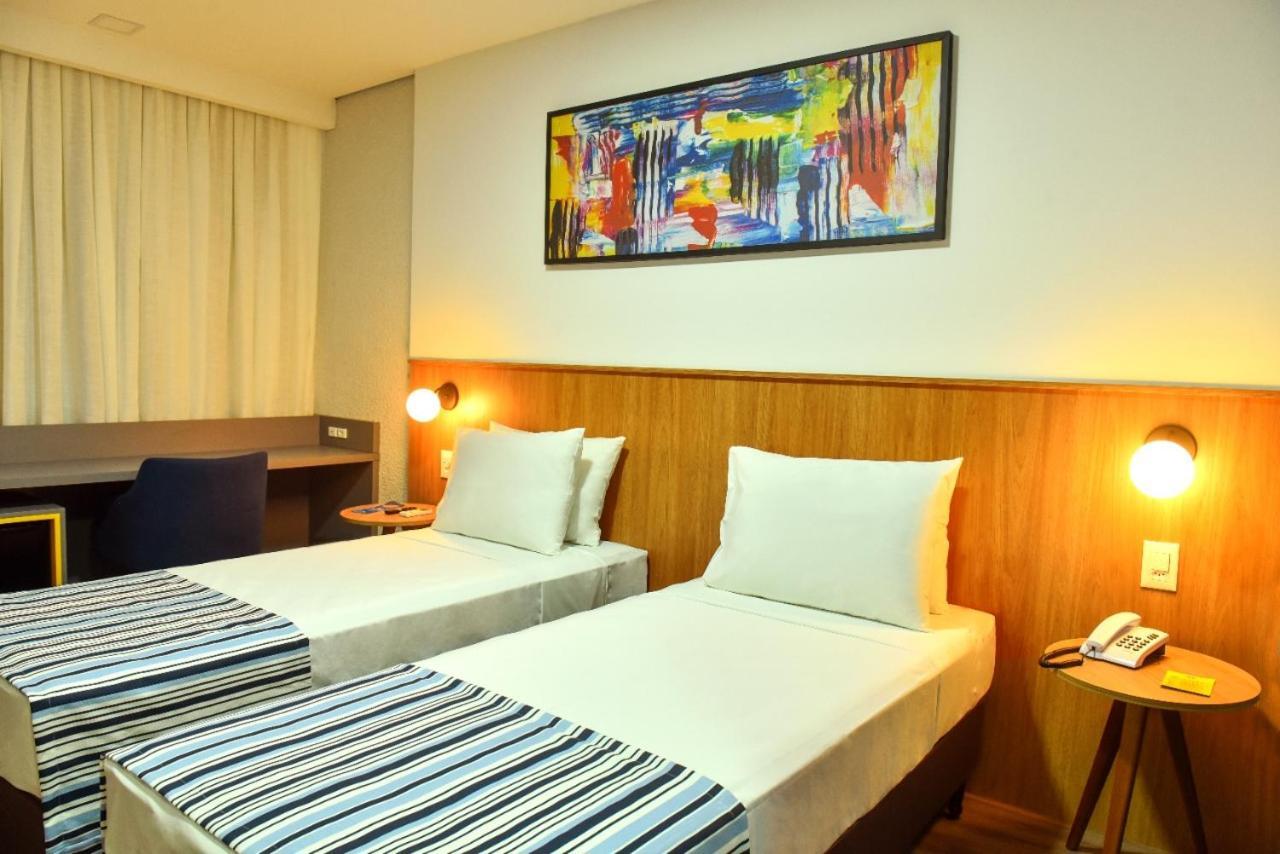 Days Inn By Wyndham Cascavel Cascavel  Eksteriør billede